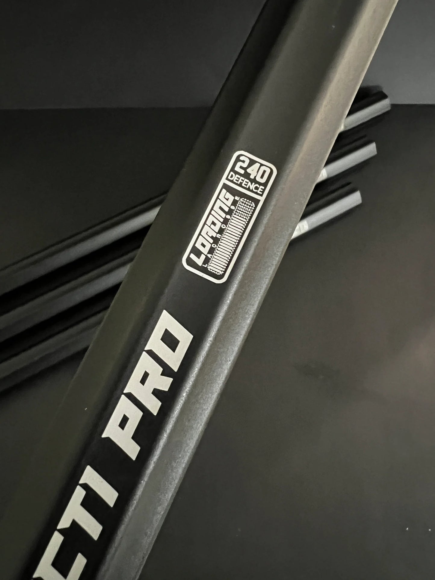 LOADING LACROSSE SCANDIUM // TITANIUM BLEND SCI-TI 240/220 GRAM SHAFT